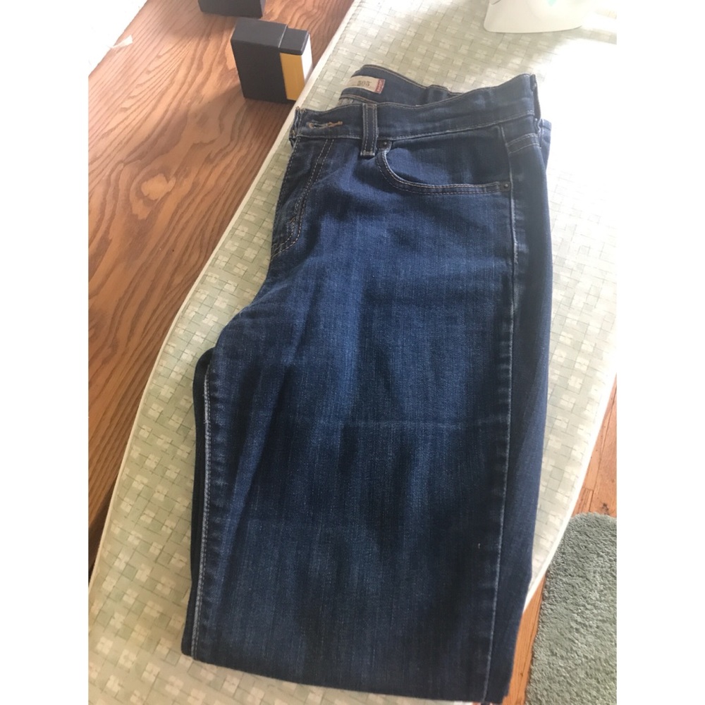 Levis Women’s 505 Medium Wash Jeans